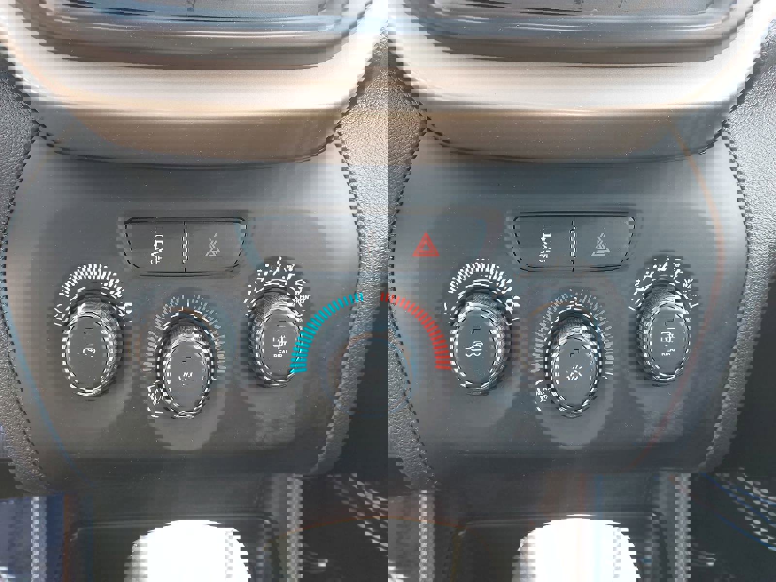 Used 2016 Jeep Cherokee Sport image 21