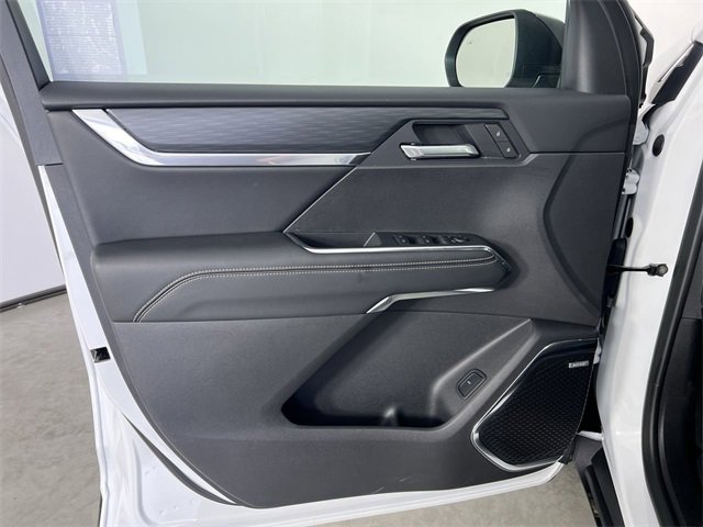 Used 2025 GMC Acadia Elevation image 23