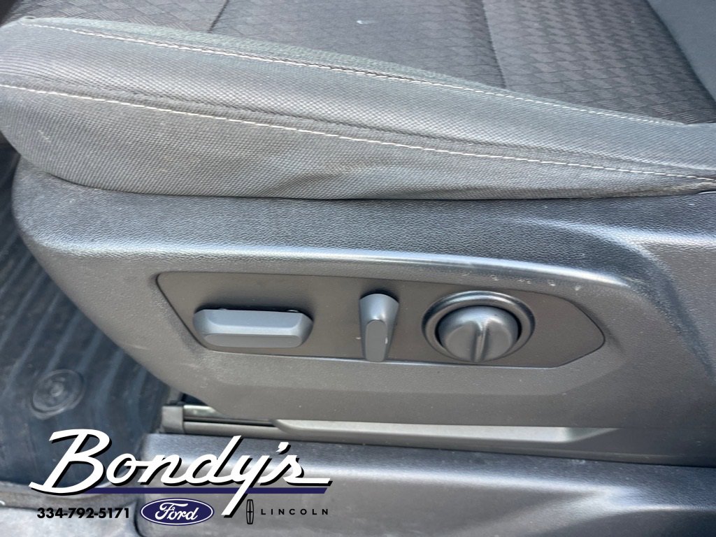 Used 2022 Chevrolet Silverado 1500 Custom w/ Safety Confidence Package image 12