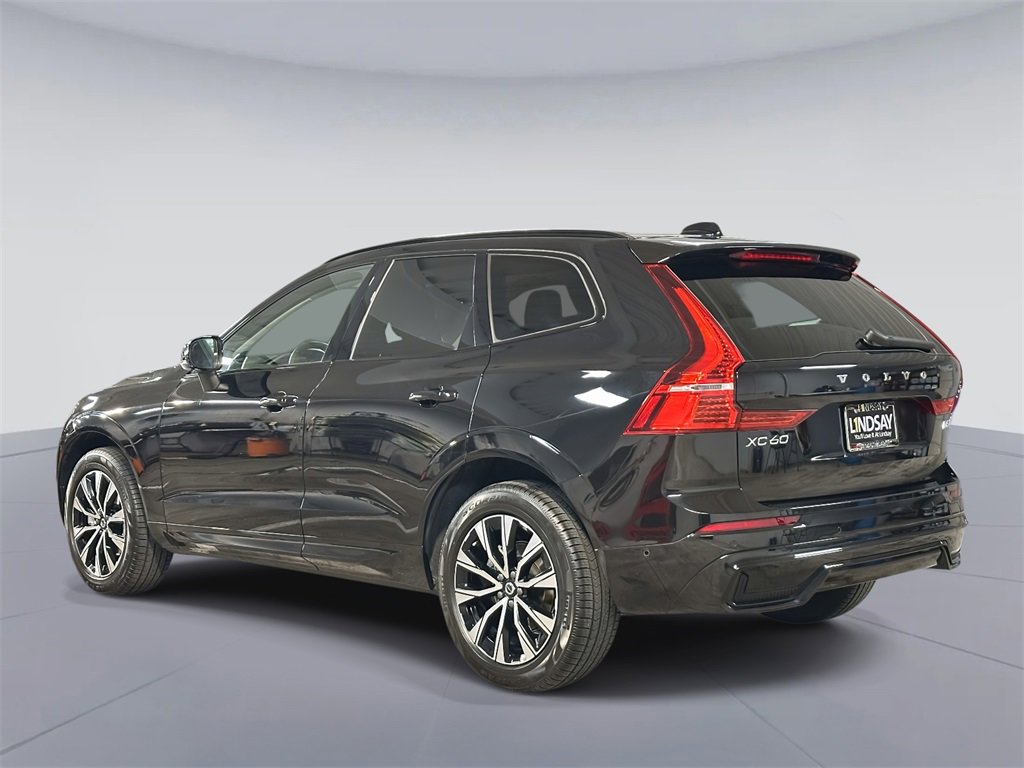 Used 2025 Volvo XC60 B5 Plus image 9