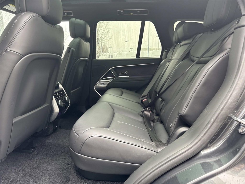 New 2025 Land Rover Range Rover SE image 13