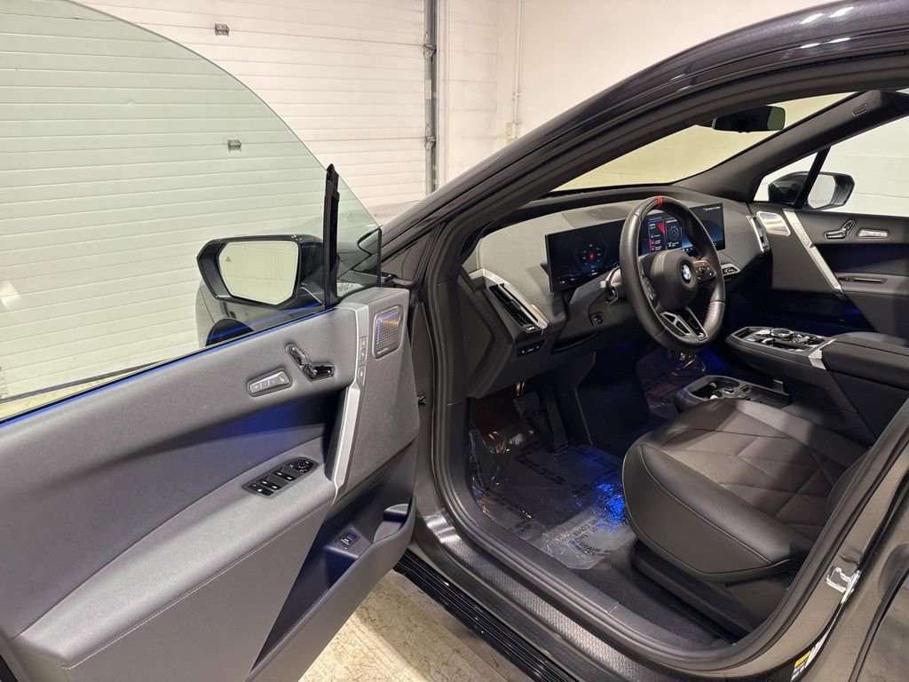 Used 2025 BMW iX M60 image 10