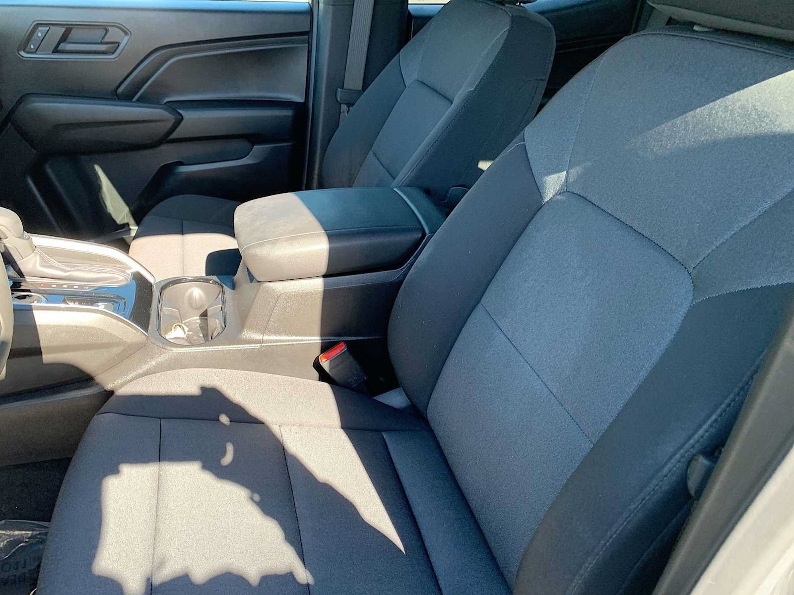 Certified 2025 Chevrolet Colorado W/T AWD/4WD image 18