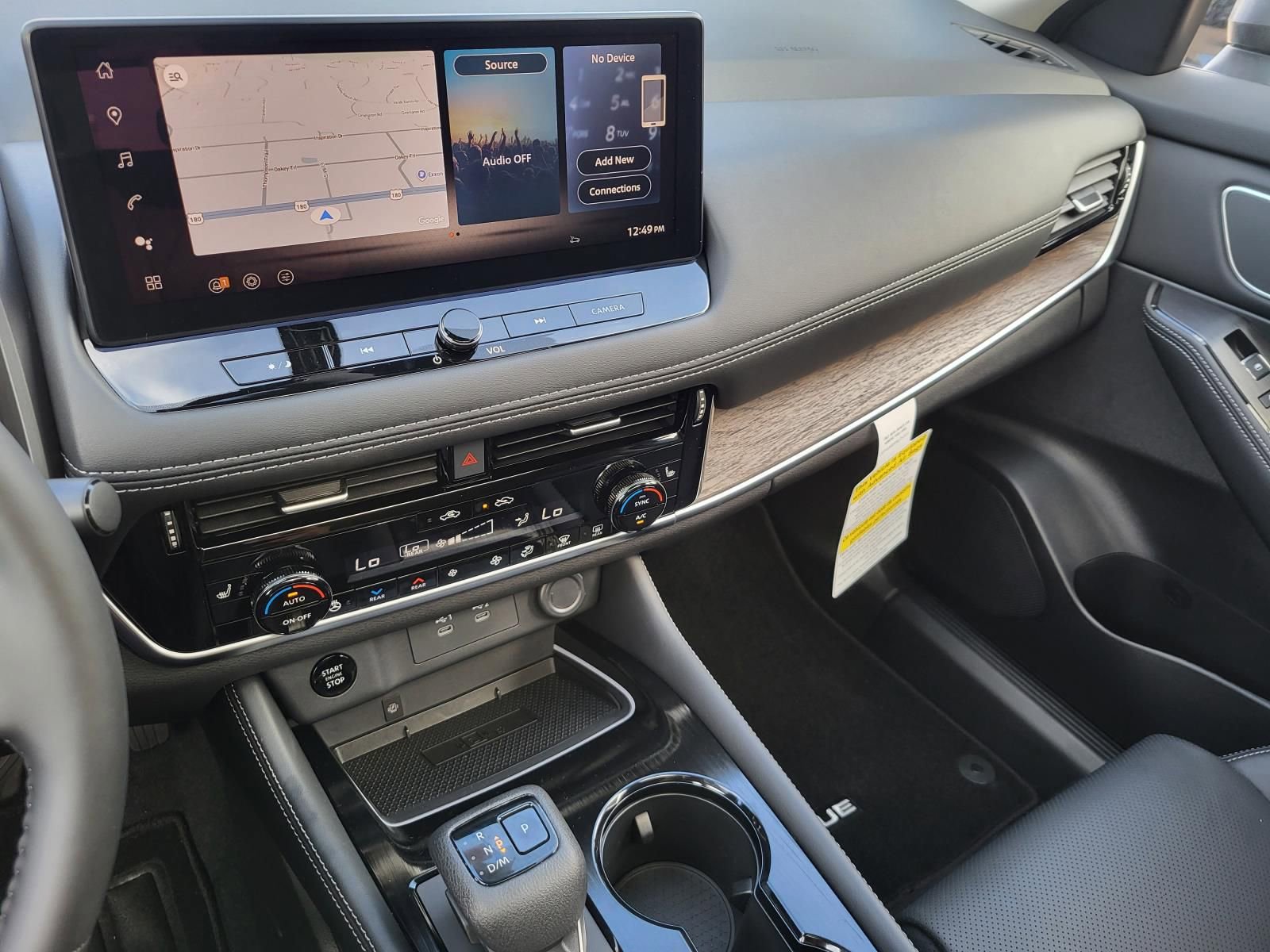 New 2026 Nissan Rogue Platinum image 3