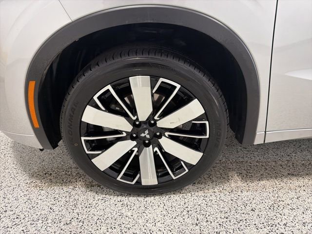 Used 2025 Mitsubishi Outlander SEL image 41
