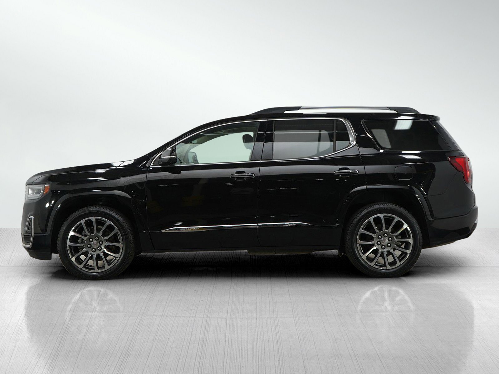 Used 2022 GMC Acadia Denali w/ Denali Ultimate Package image 2
