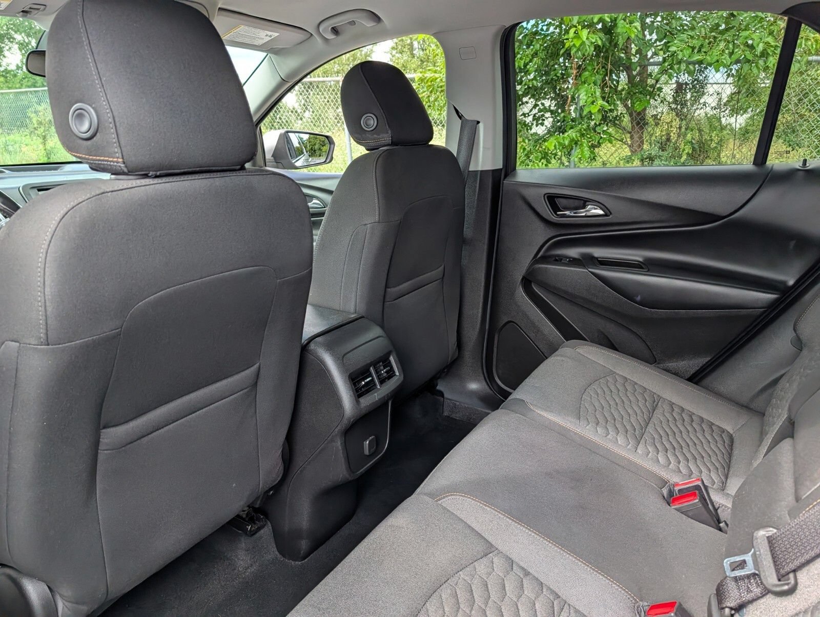 Used 2018 Chevrolet Equinox LT AWD/4WD image 19
