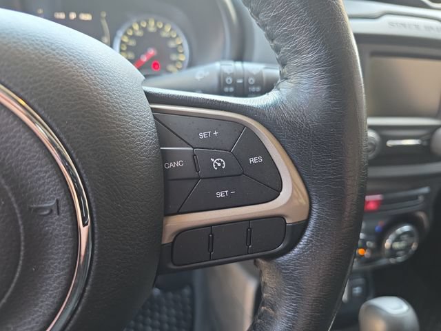 Used 2016 Jeep Renegade Latitude w/ Popular Equipment Group AWD/4WD image 20