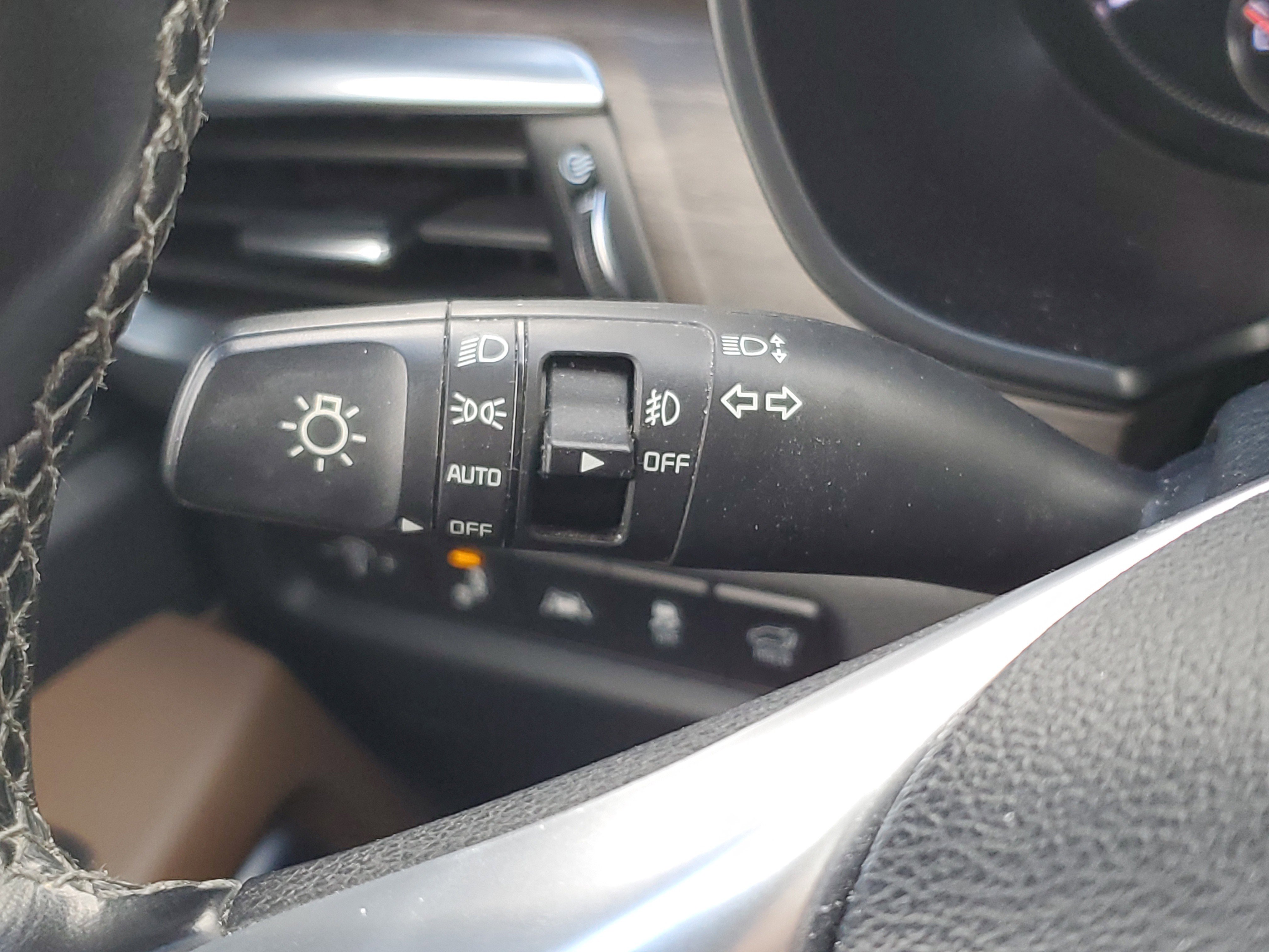 Used 2021 Kia Telluride SX w/ SX Prestige Package image 16