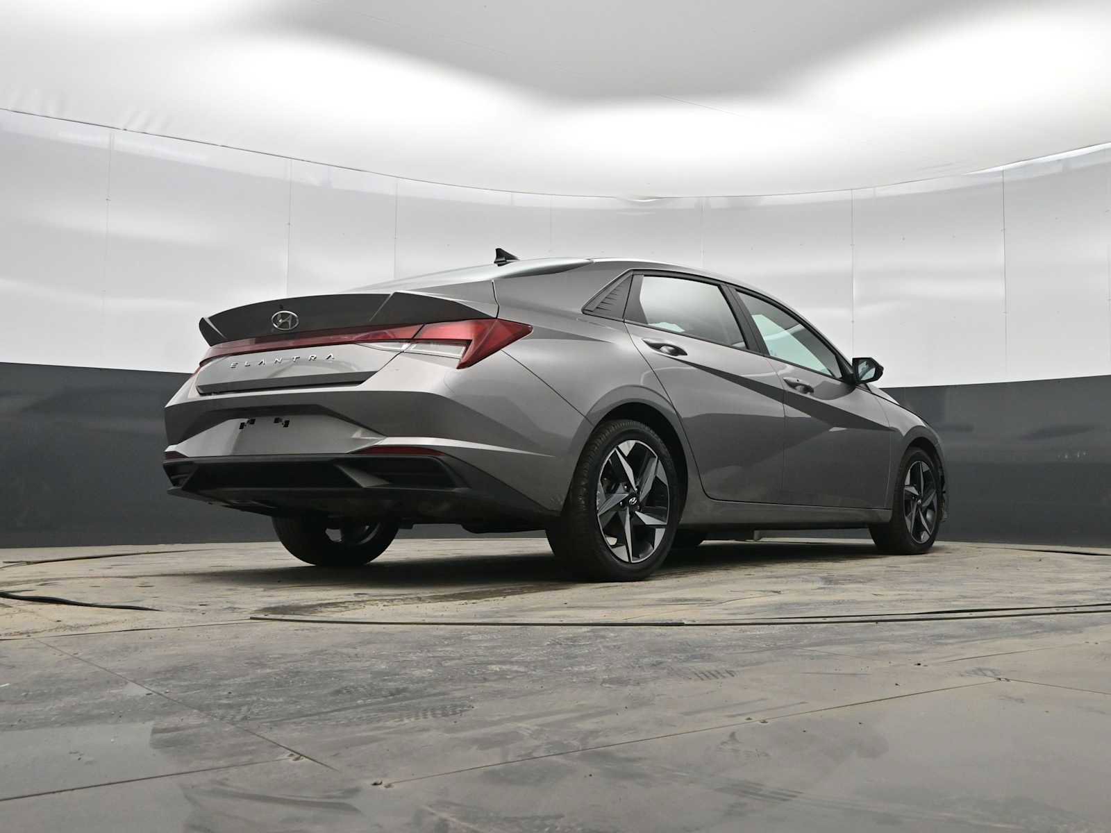 Used 2023 Hyundai Elantra SEL w/ Convenience Package image 35