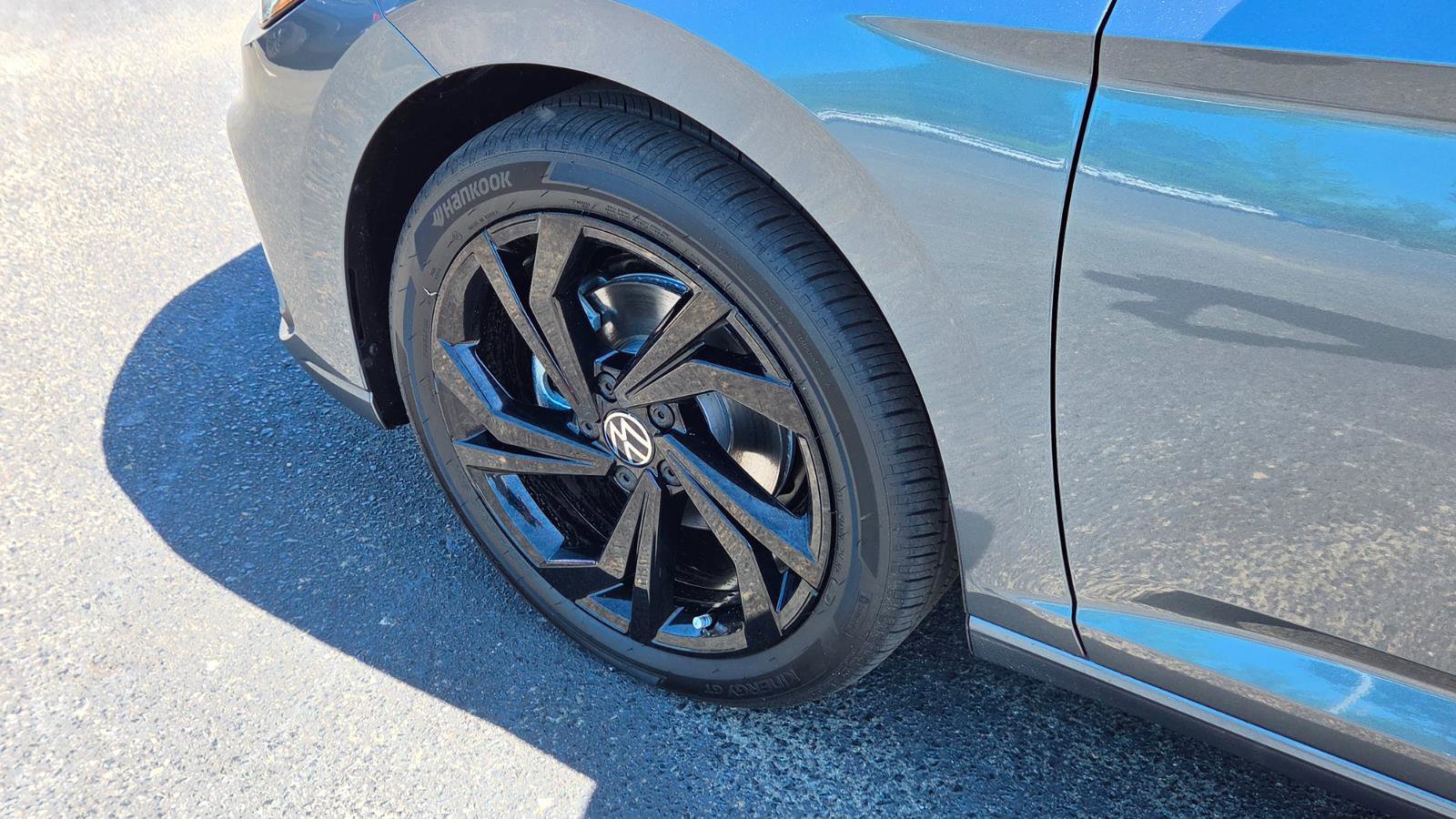 Used 2026 Volkswagen Jetta SE FWD image 8