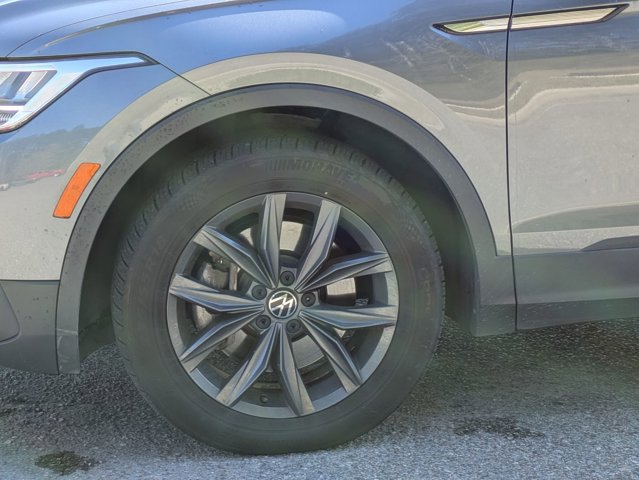 Used 2022 Volkswagen Tiguan SE image 14