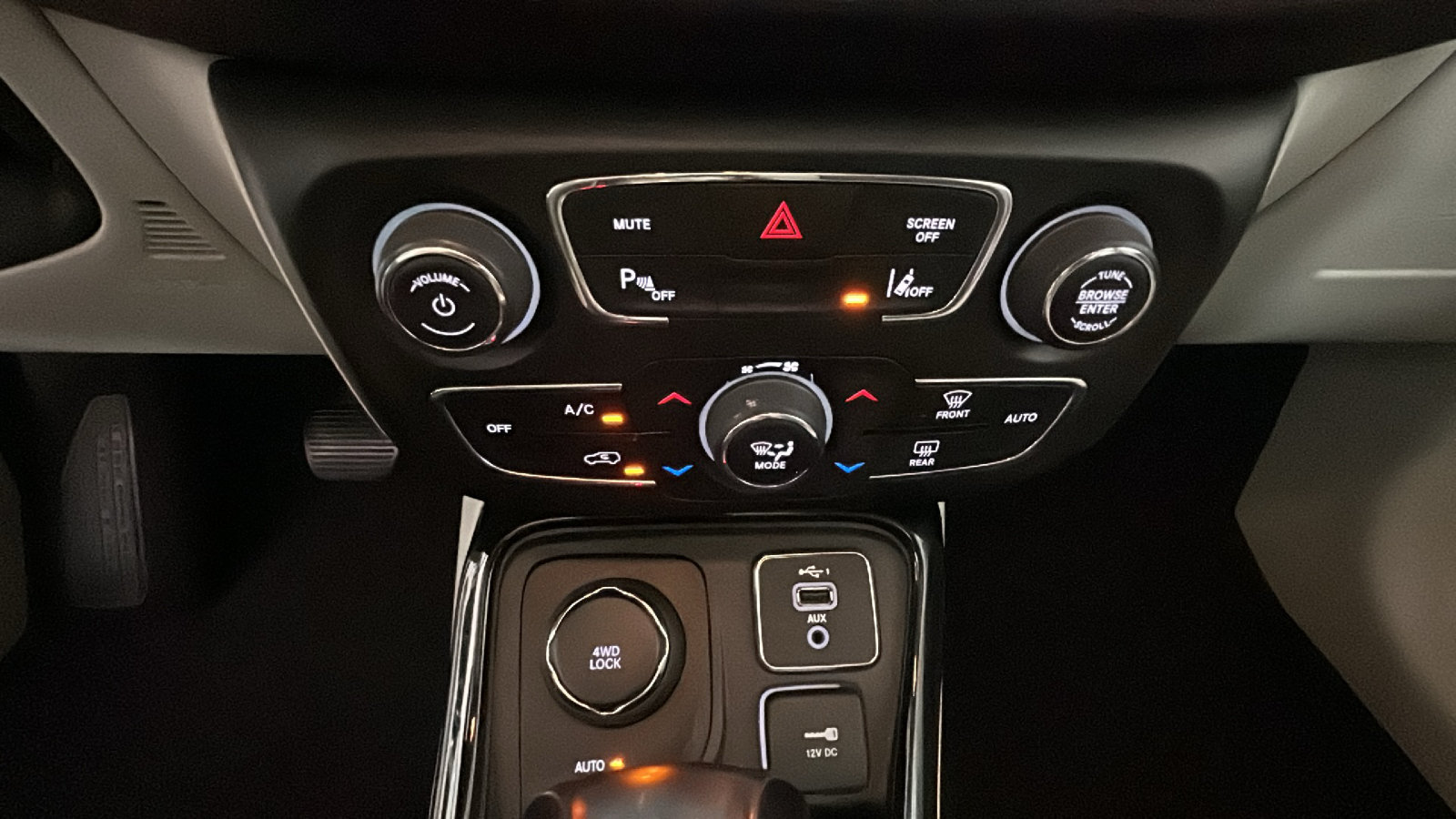 Used 2021 Jeep Compass Limited w/ Sun and Sound Group AWD/4WD image 27