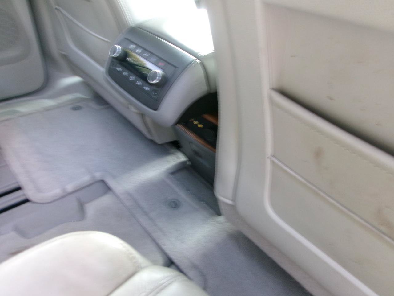Used 2008 Buick Enclave CXL w/ Entertainment Package #2 FWD image 11