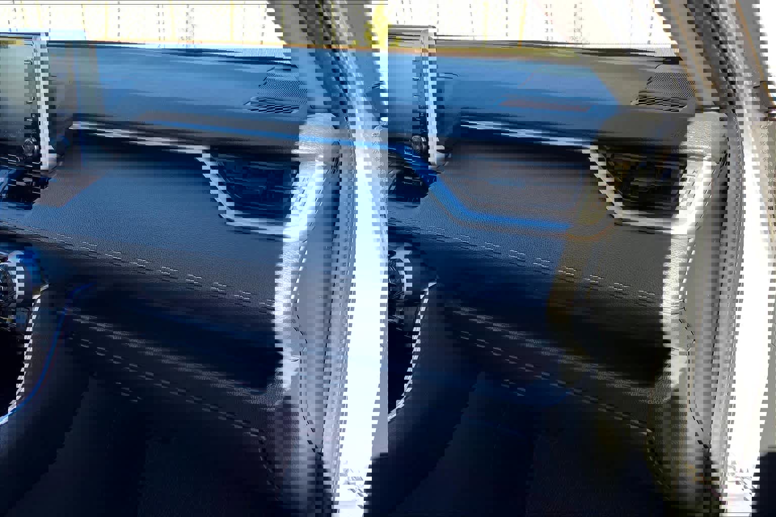 Used 2020 Toyota RAV4 XLE image 18