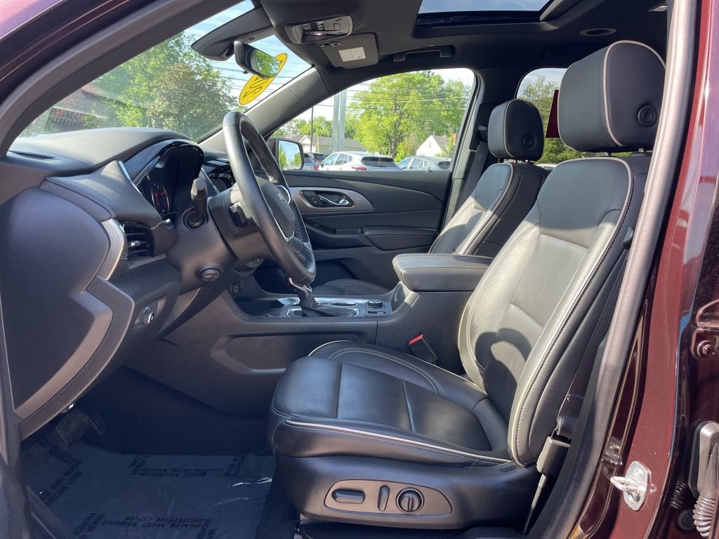 Used 2023 Chevrolet Traverse Premier AWD/4WD image 4