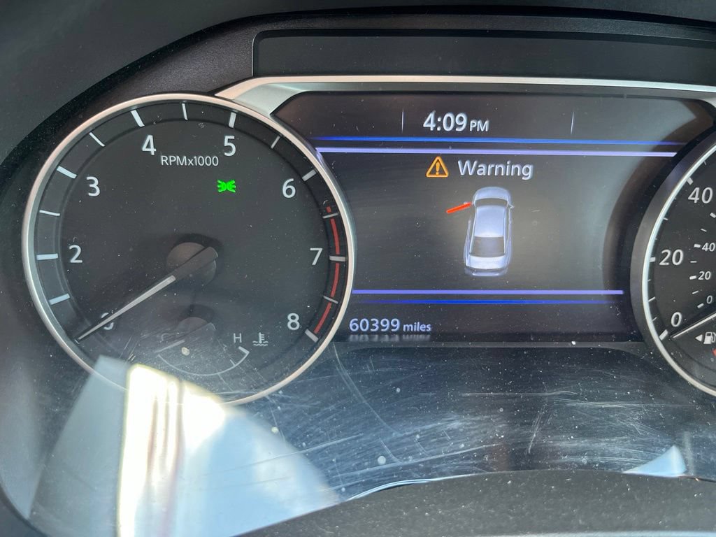 Used 2025 Nissan Altima 2.5 SV FWD image 8