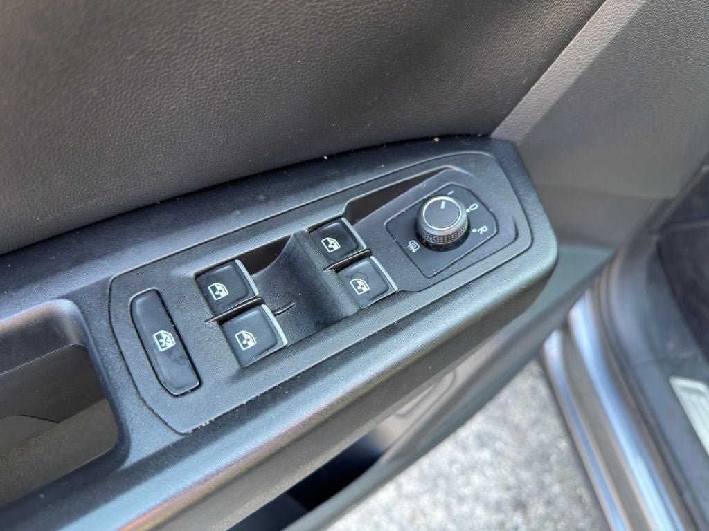 Used 2019 Volkswagen Atlas SEL AWD/4WD image 6