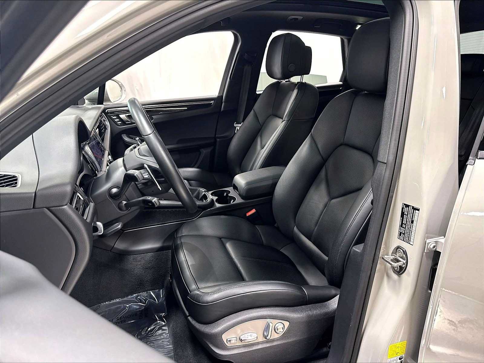 Used 2026 Porsche Macan AWD/4WD image 7