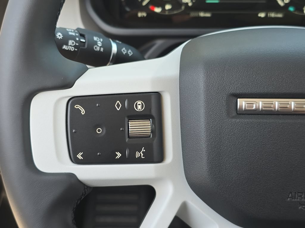 New 2026 Land Rover Defender 110 S AWD/4WD image 17