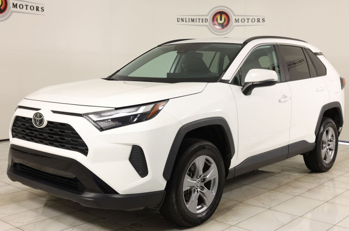 Used 2022 Toyota RAV4 XLE AWD/4WD image 5
