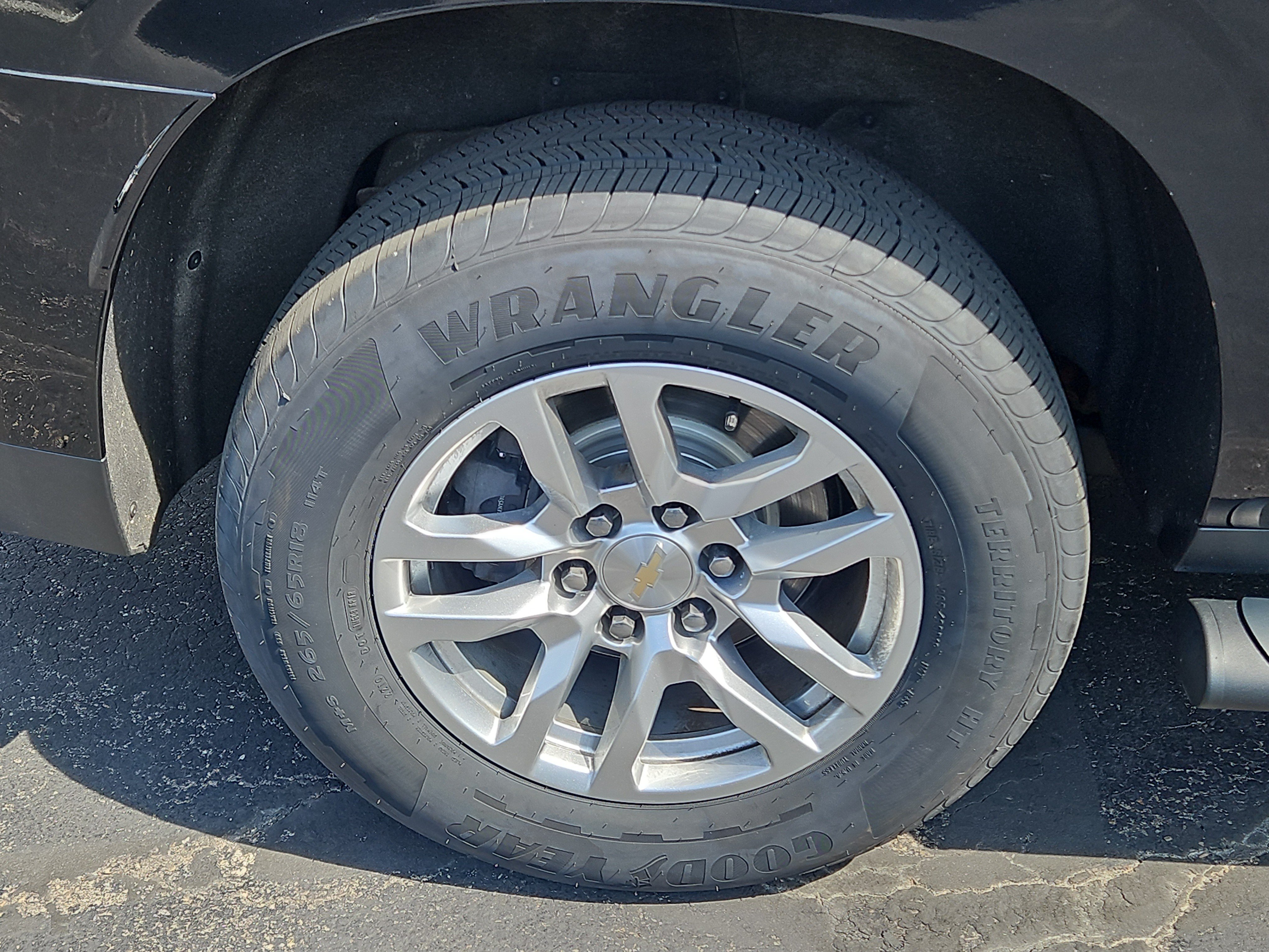 Used 2022 Chevrolet Suburban LT AWD/4WD image 5