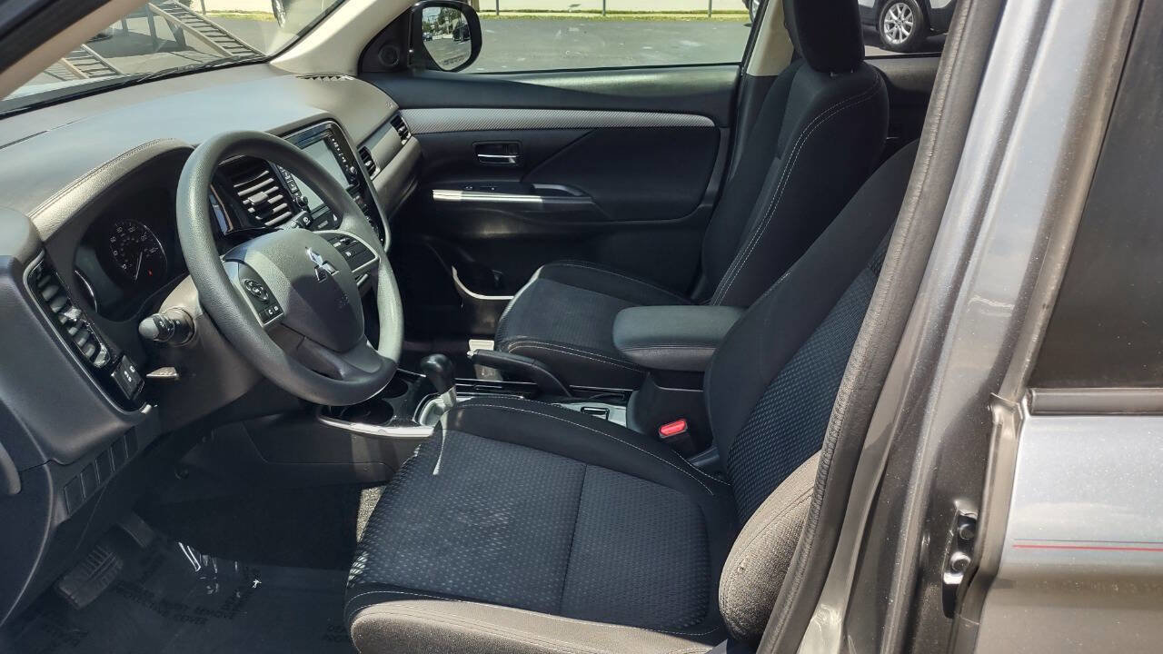 Used 2018 Mitsubishi Outlander ES image 10