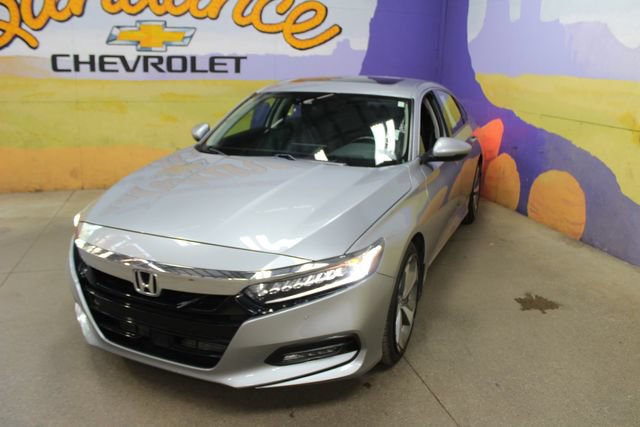 Used 2018 Honda Accord Touring image 4