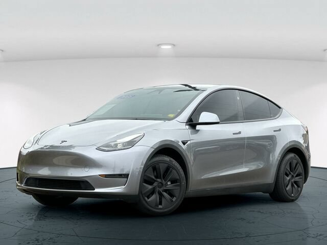 Used 2025 Tesla Model Y Long Range RWD image 2