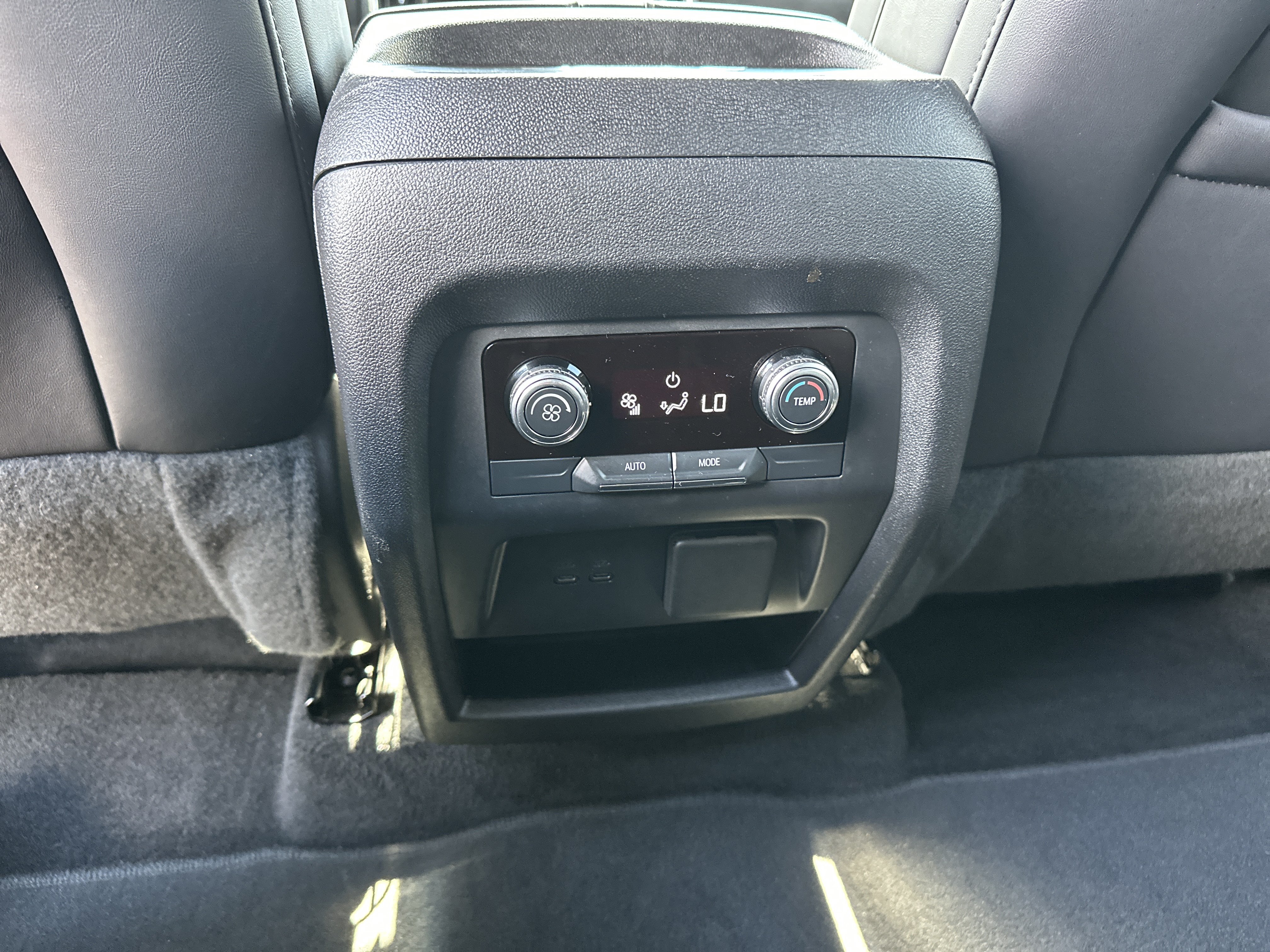 Used 2024 GMC Acadia Elevation FWD image 23