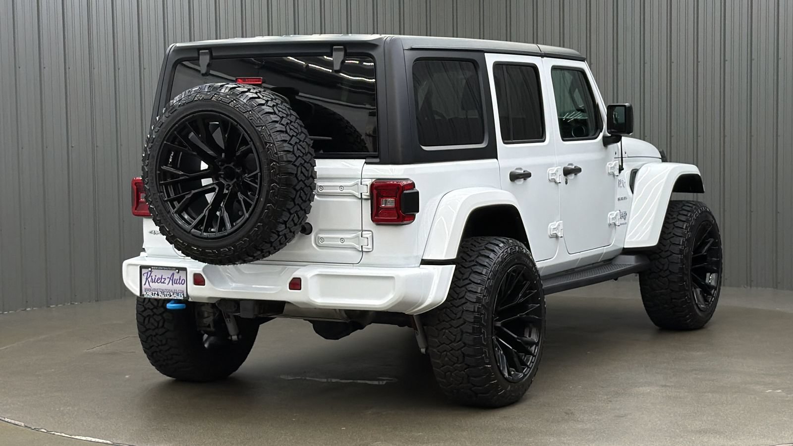 Used 2023 Jeep Wrangler Unlimited Sahara w/ Cold Weather Group AWD/4WD image 5
