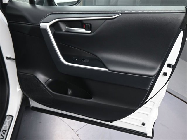 Used 2025 Toyota RAV4 Limited image 34