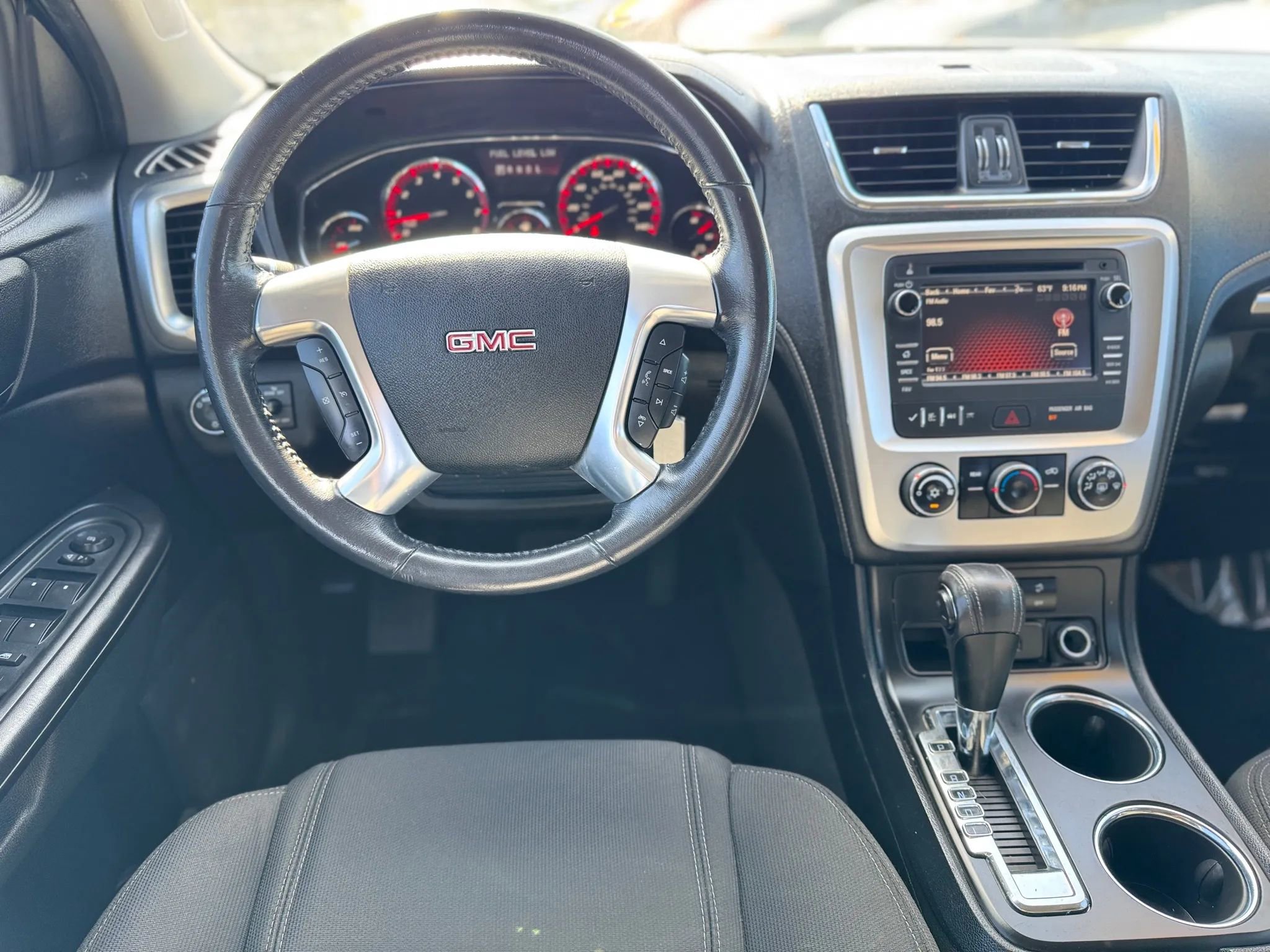 Used 2016 GMC Acadia SLE image 17