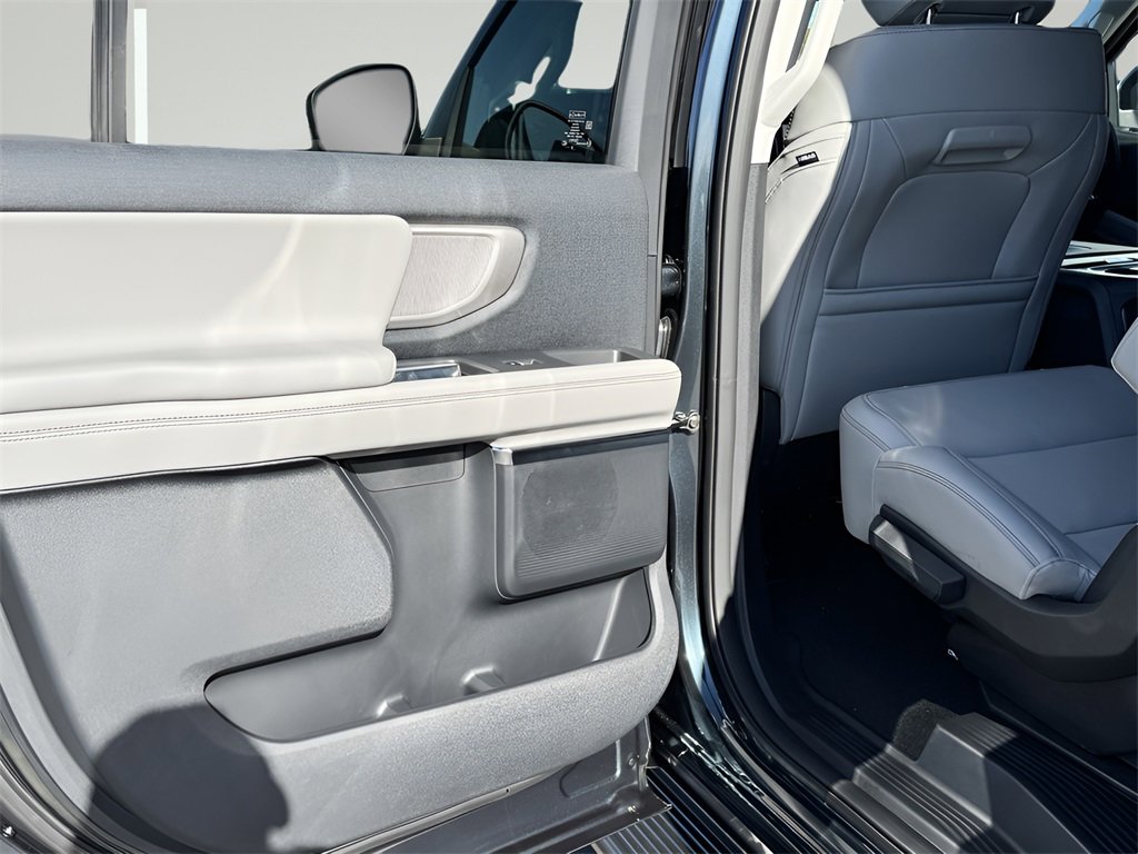 New 2025 Ford Expedition Max Active image 31