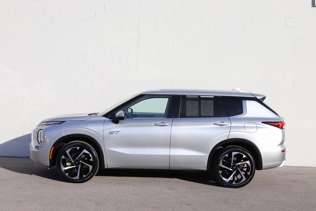 Used 2023 Mitsubishi Outlander SEL image 4