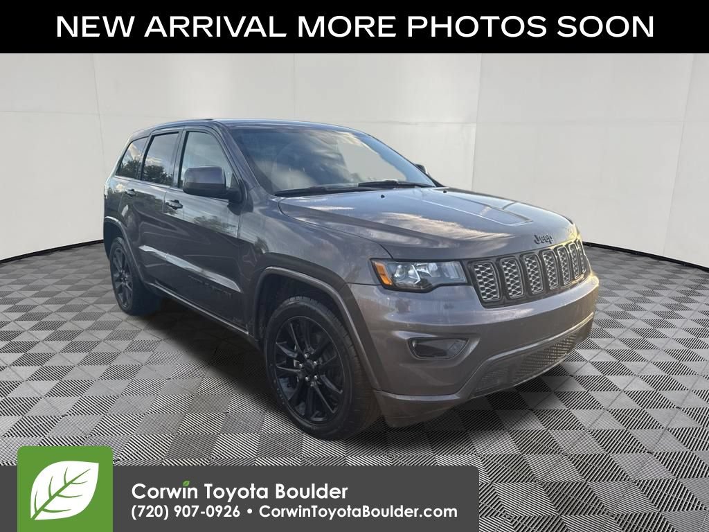 Used 2017 Jeep Grand Cherokee Altitude AWD/4WD image 1