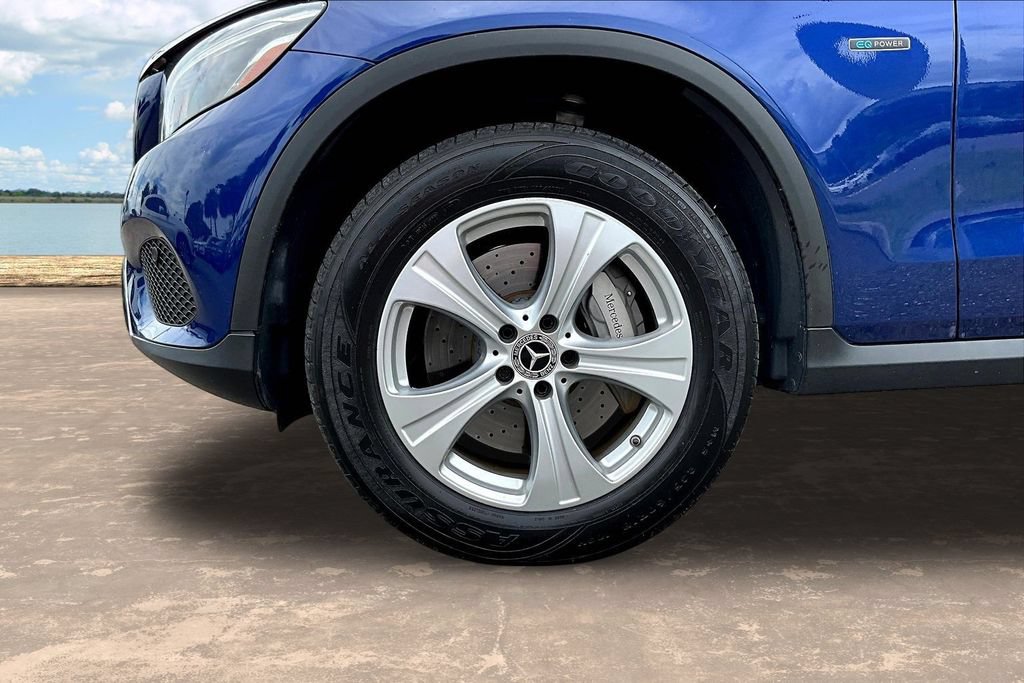 Used 2018 Mercedes-Benz GLC 350e 4MATIC image 34