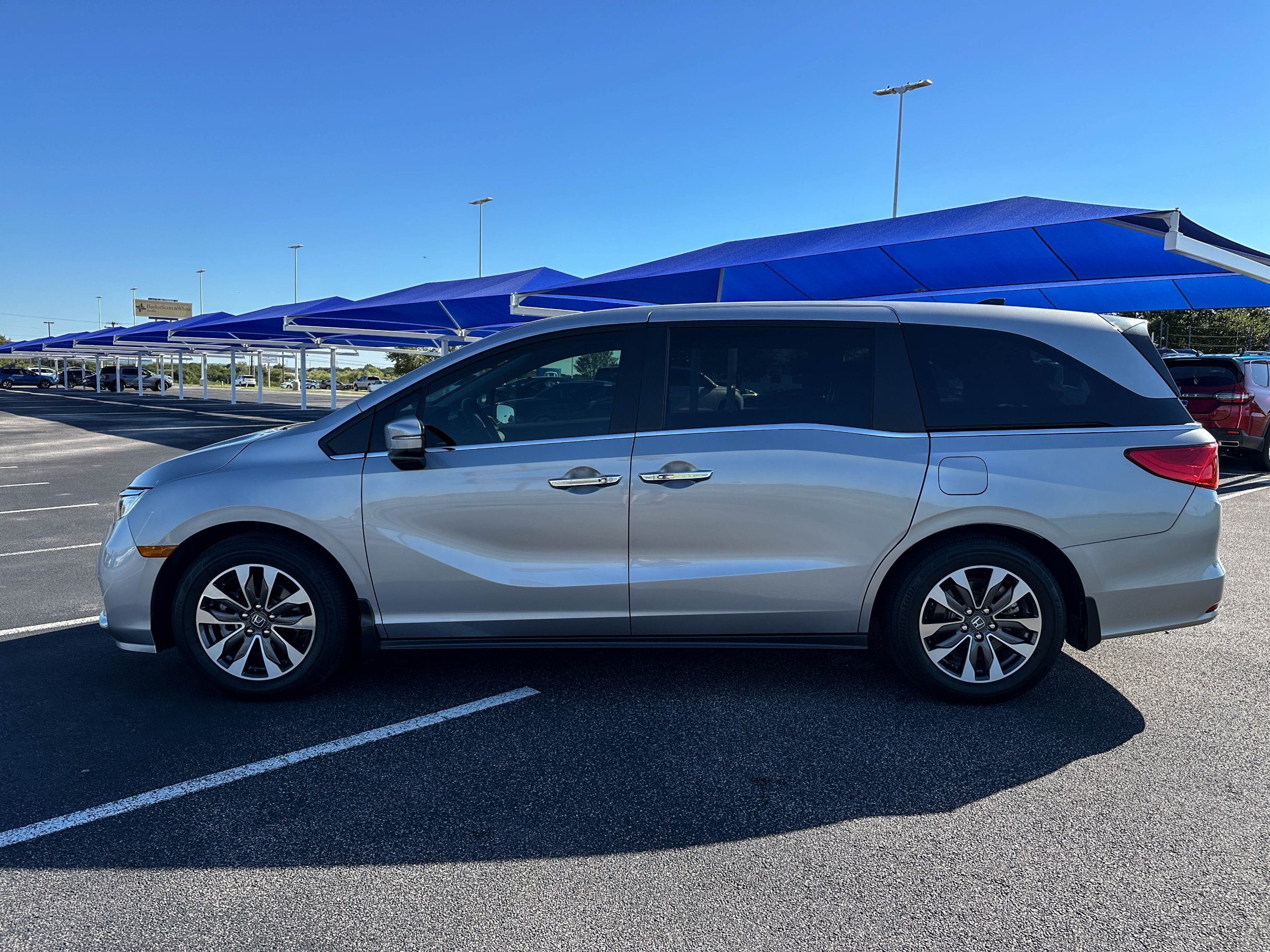 Certified 2024 Honda Odyssey EX-L image 9