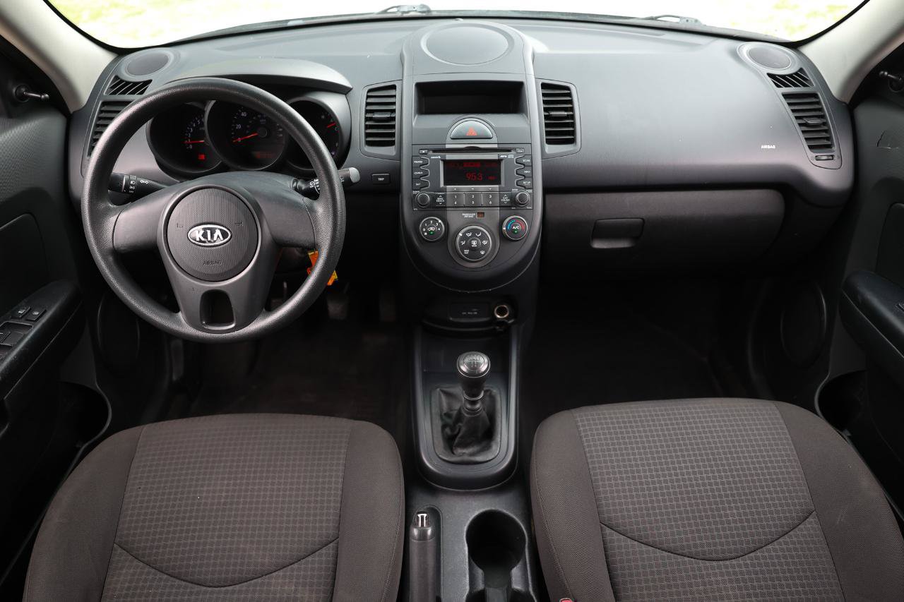 Used 2010 Kia Soul FWD image 2
