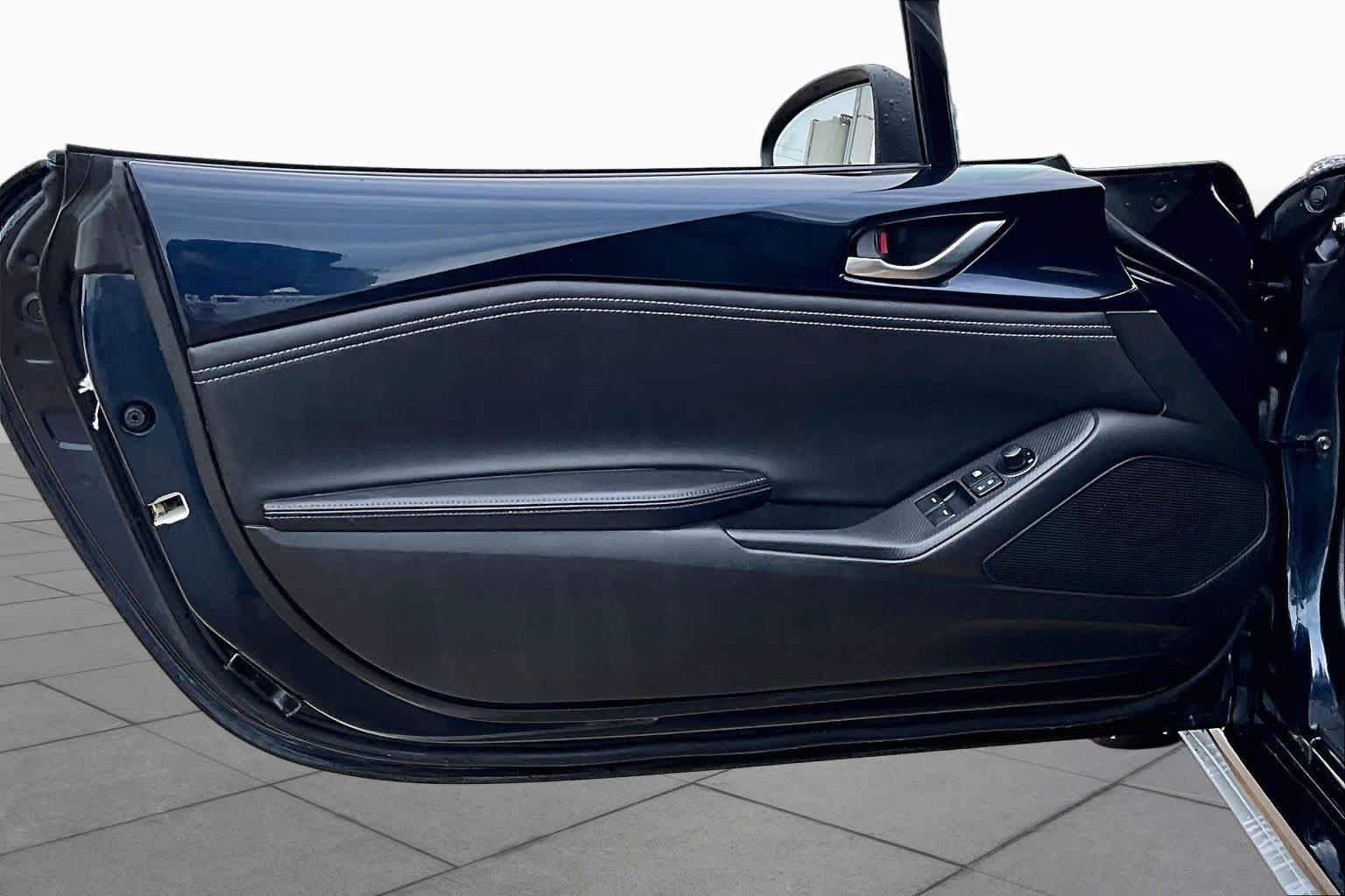 Used 2025 MAZDA MX-5 Miata RF Grand Touring RWD image 17