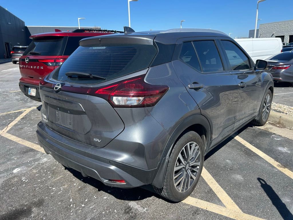 Used 2022 Nissan Kicks SV image 2