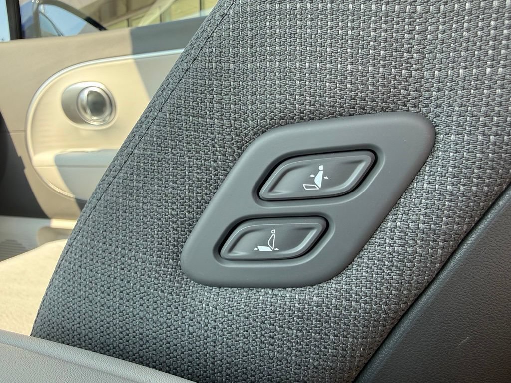 Certified 2026 Hyundai Ioniq 9 SE AWD/4WD image 18