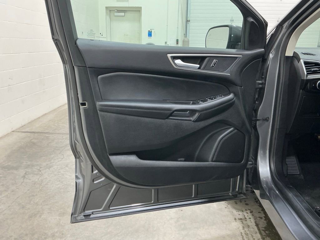 Used 2023 Ford Edge SEL image 15
