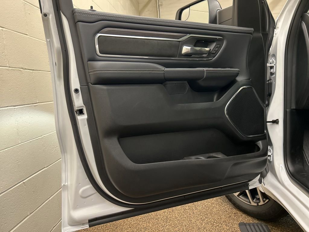 New 2026 RAM 1500 Laramie w/ Laramie Preferred Package AWD/4WD image 13