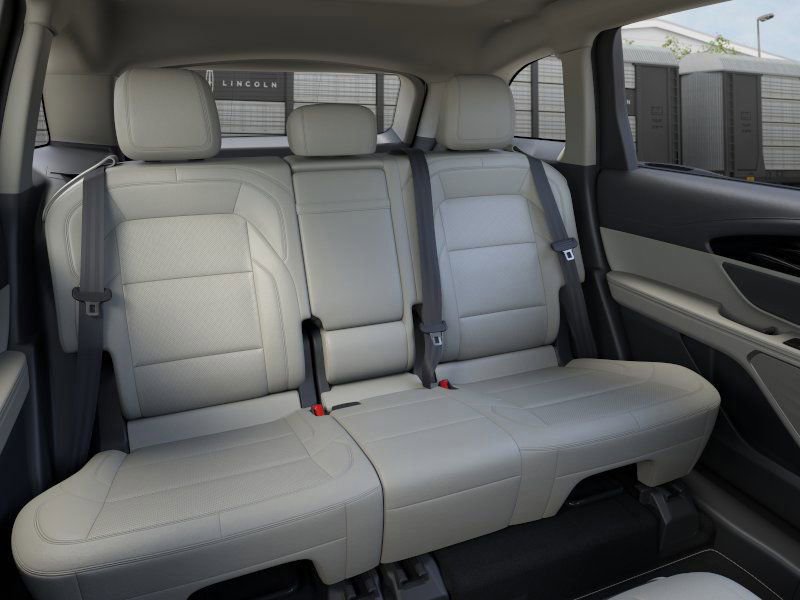 New 2026 Lincoln Nautilus Premier image 11