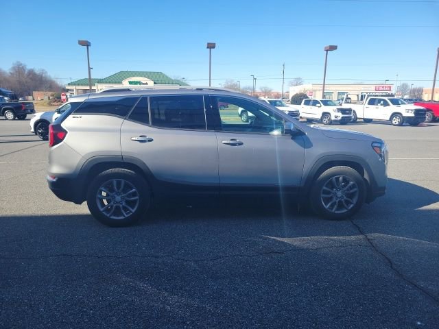 Used 2024 GMC Terrain SLT image 4
