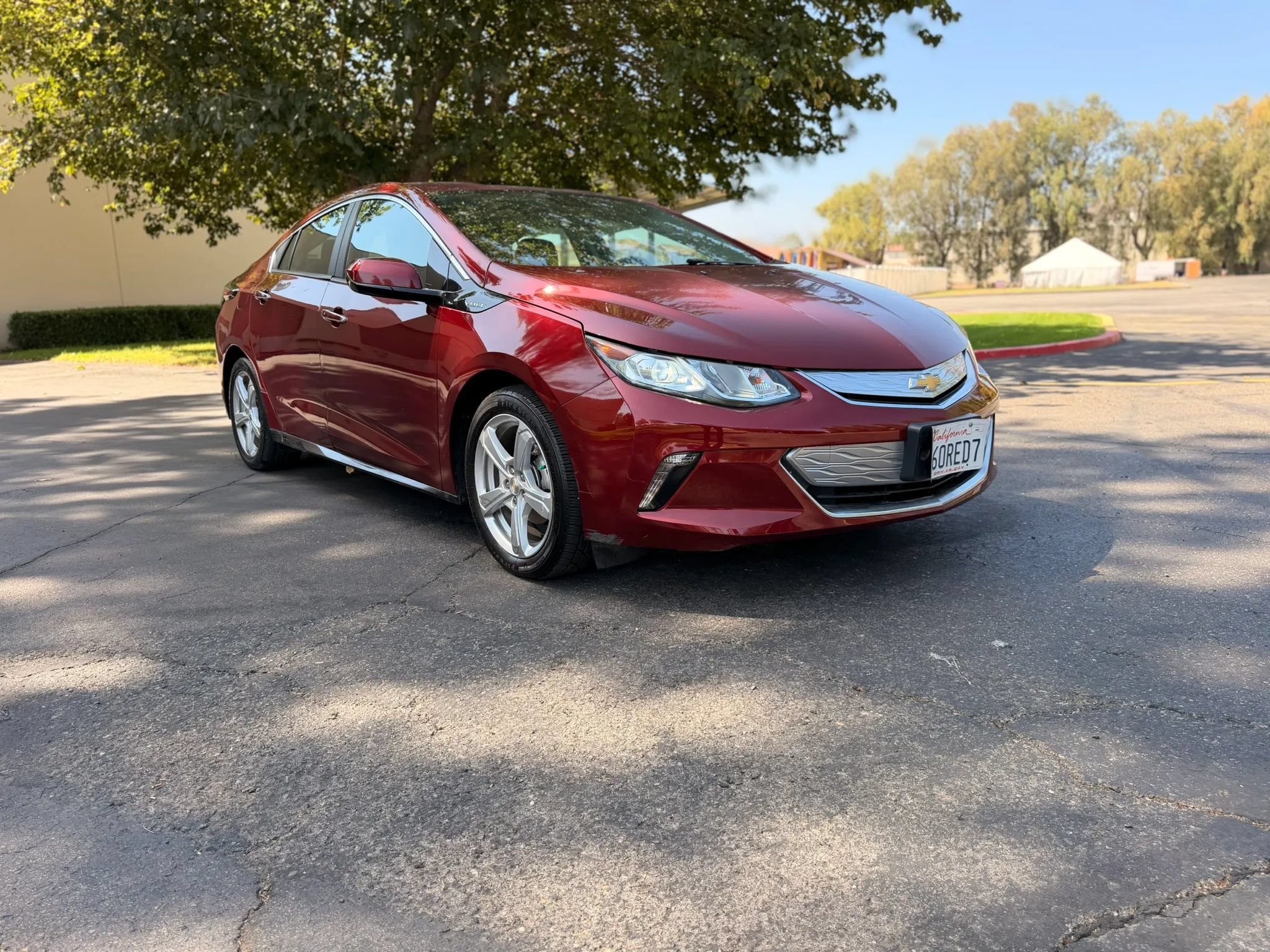 Used 2017 Chevrolet Volt LT w/ Comfort Package FWD image 3