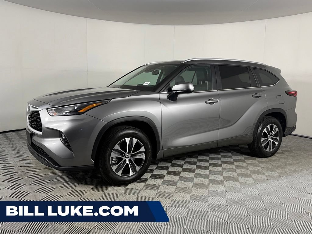 Used 2025 Toyota Highlander XLE FWD video 1