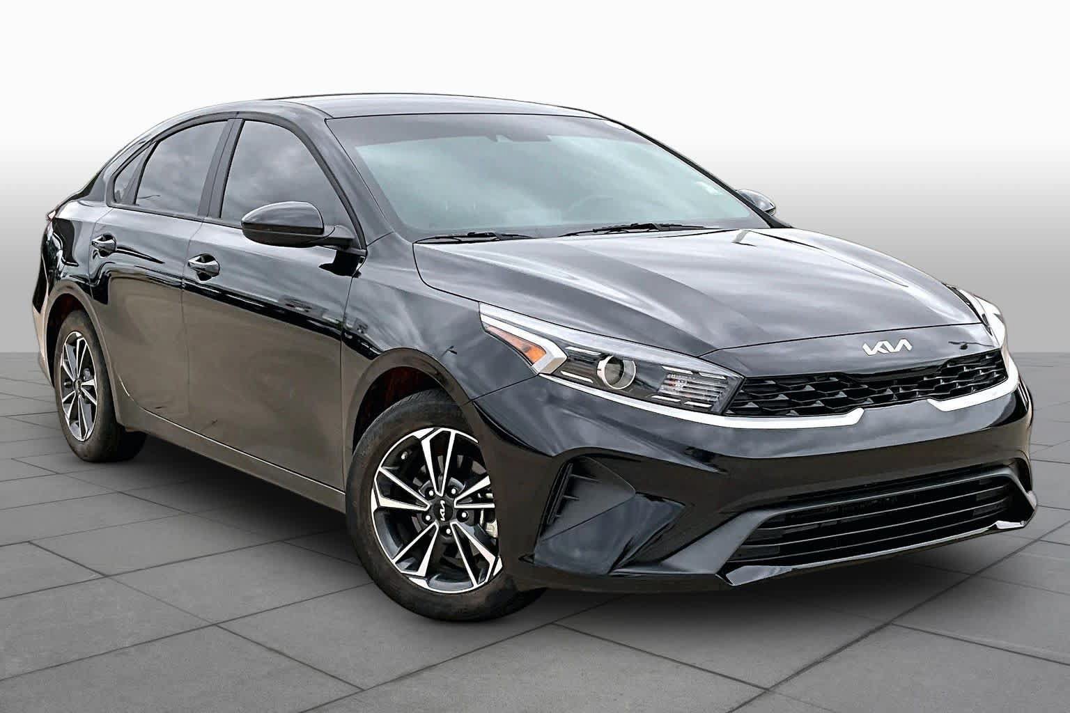 Used 2024 Kia Forte LXS FWD image 3
