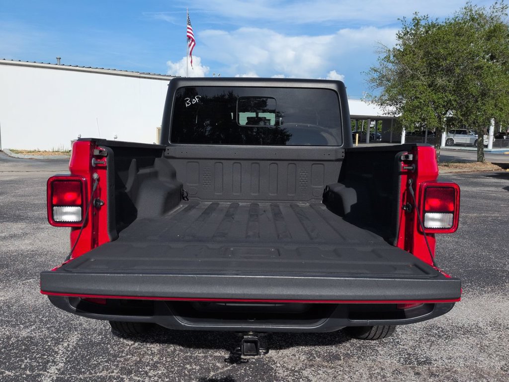 Used 2023 Jeep Gladiator Overland AWD/4WD image 13